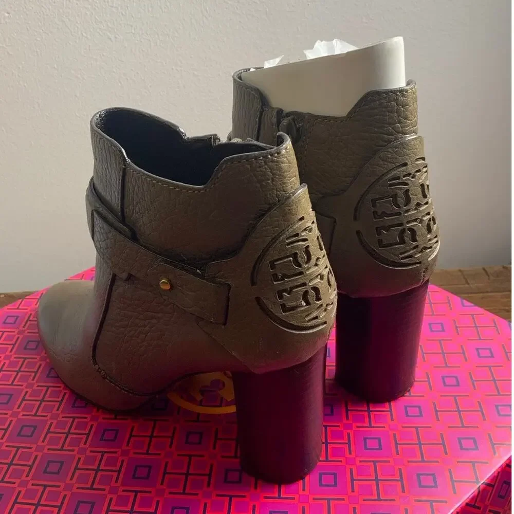 Tory Burch Derby leather ankle booties size 6.5‎